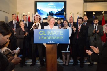 Rachel Notley ผู้ว่าการมลรัฐอัลเบอร์ตา ที่มาภาพ: http://www.nationalobserver.com/2016/01/07/news/path-albertas-climate-deal